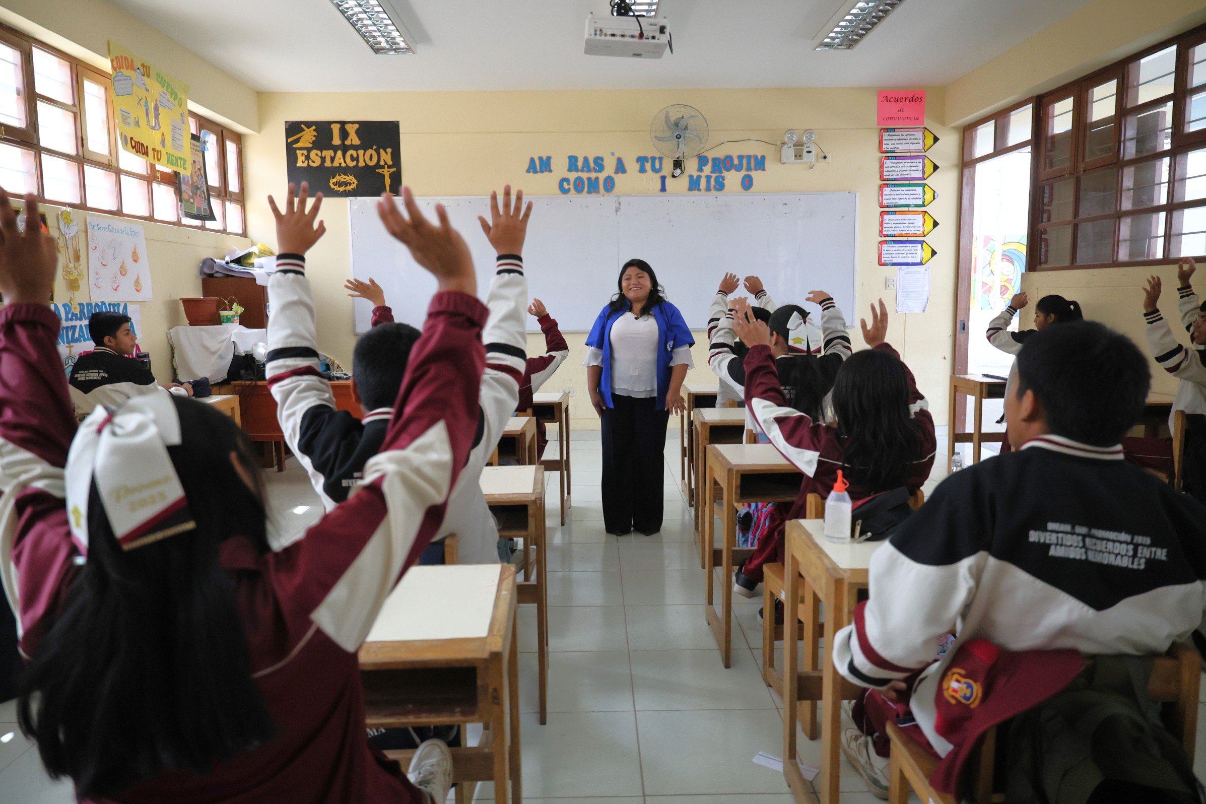 Escuela para madres y padres del PREVI